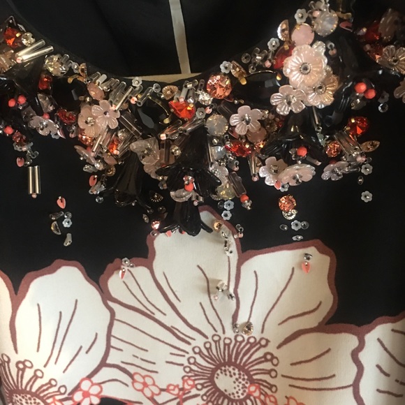 🔥 Stunning Silk Biyan Dress - Picture 3 of 8